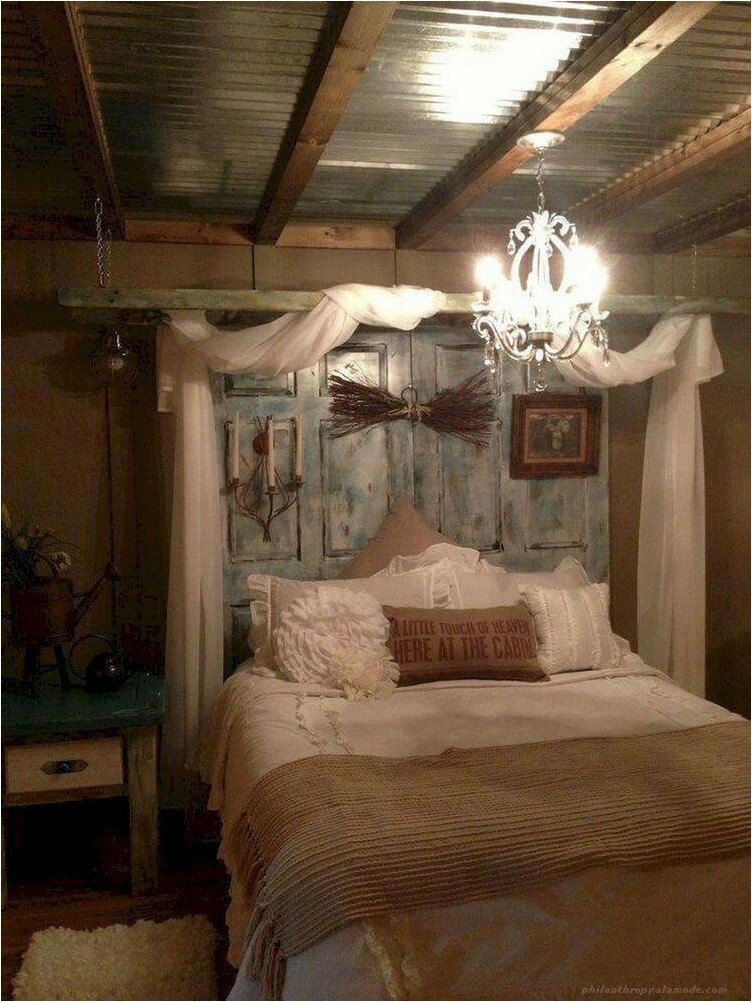 Rustic Master Bedroom
 60 Rustic Farmhouse Style Master Bedroom Ideas 24