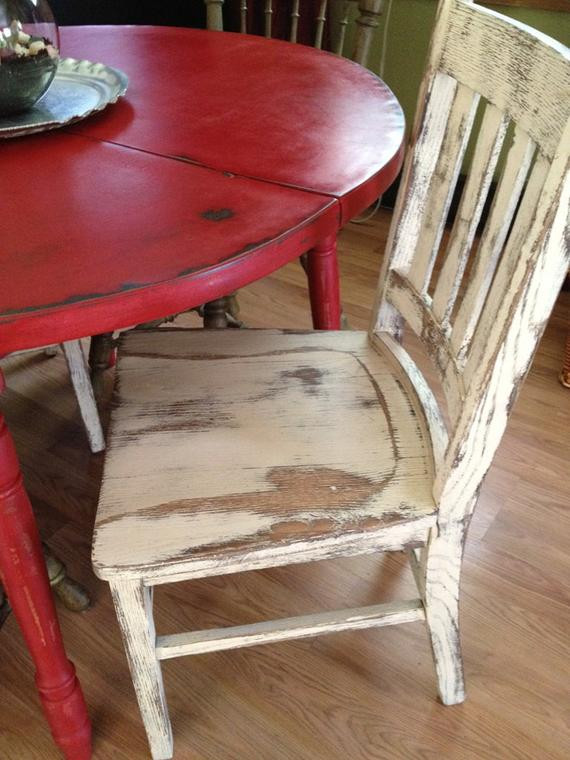 Rustic Round Kitchen Table
 Distressed Round Country Kitchen Table