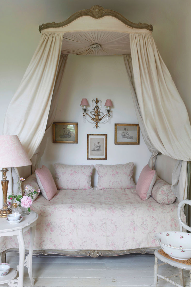 Shabby Chic Bedroom Ideas
 20 Awesome Shabby Chic Bedroom Furniture Ideas Decoholic