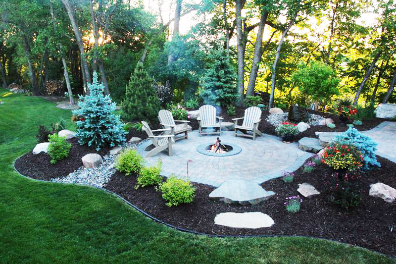 Small Backyard Fire Pit Ideas
 5 Gorgeous Outdoor Rooms to Enhance Your Backyard