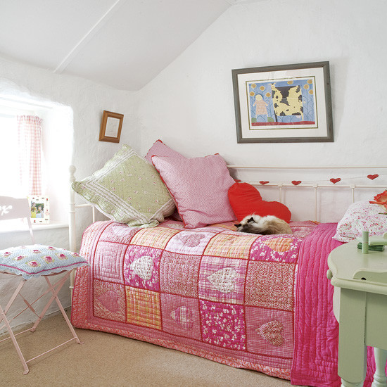 Small Girls Bedroom
 Kids Room Decor Themes and Color Schemes