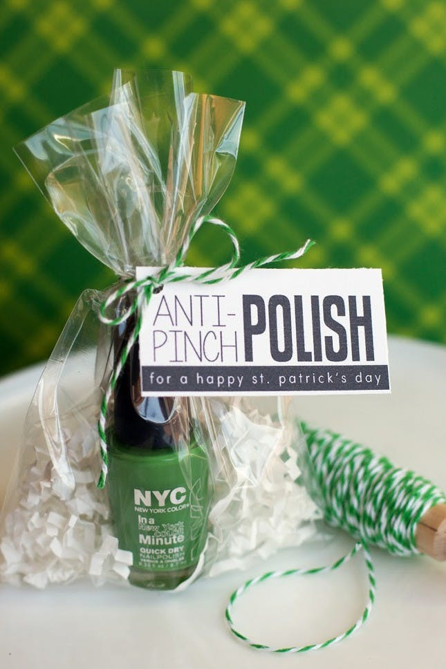 St Patrick's Day Party Favors
 12 St Patrick’s Day Party Favors to Buy or DIY
