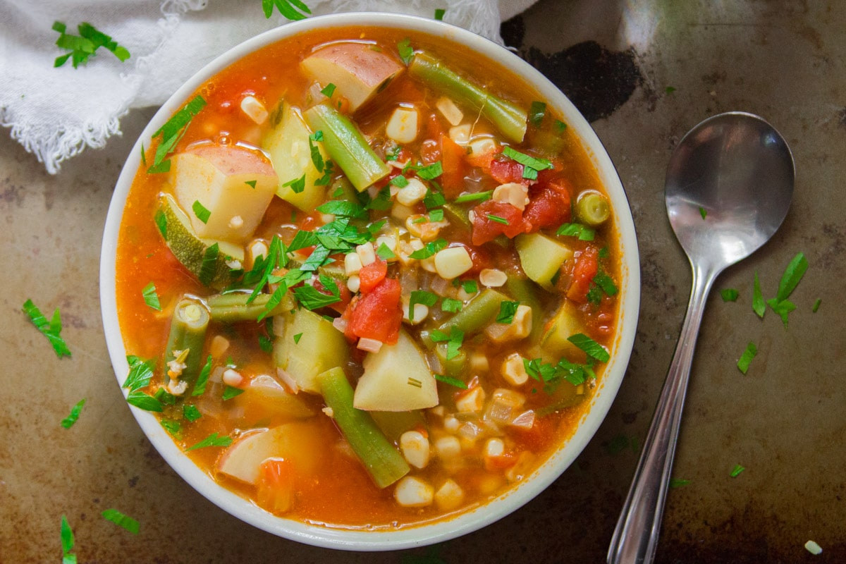 Summer Vegetable Soup Recipe
 Easy Summer Ve able Soup Connoisseurus Veg