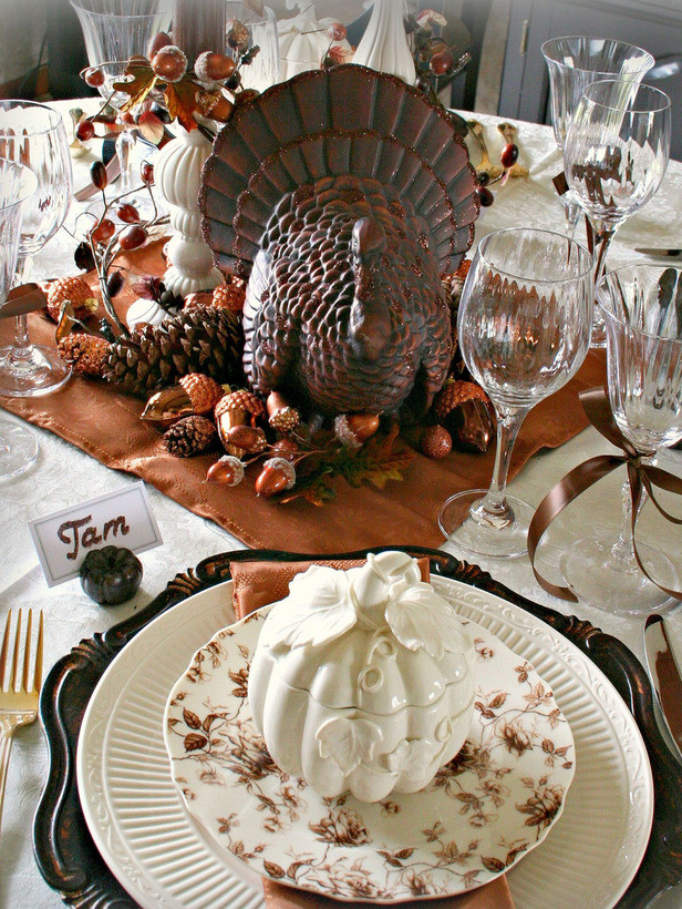 Thanksgiving Table Centerpieces
 Thanksgiving Table Setting and Centerpiece Ideas Design
