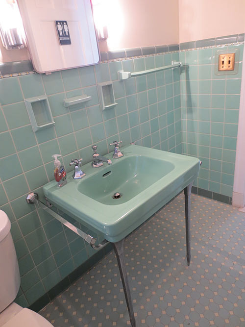 Vintage Bathroom Tile For Sale
 6 vibrant 1950 classic restrooms The er Residence in