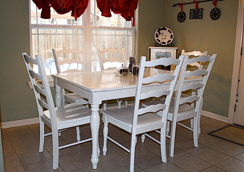 White Kitchen Table And Chairs
 Useful Ideas Painting Kitchen Tables to Give Your Kitchen