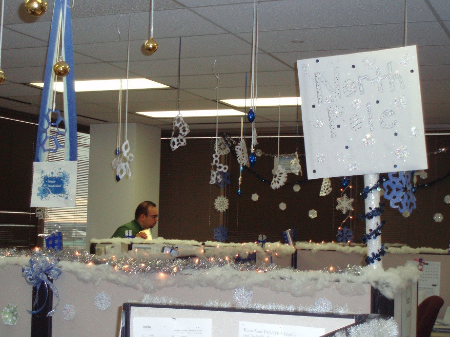 Winter Wonderland Cubicle Ideas
 Holiday Cubicle Contest