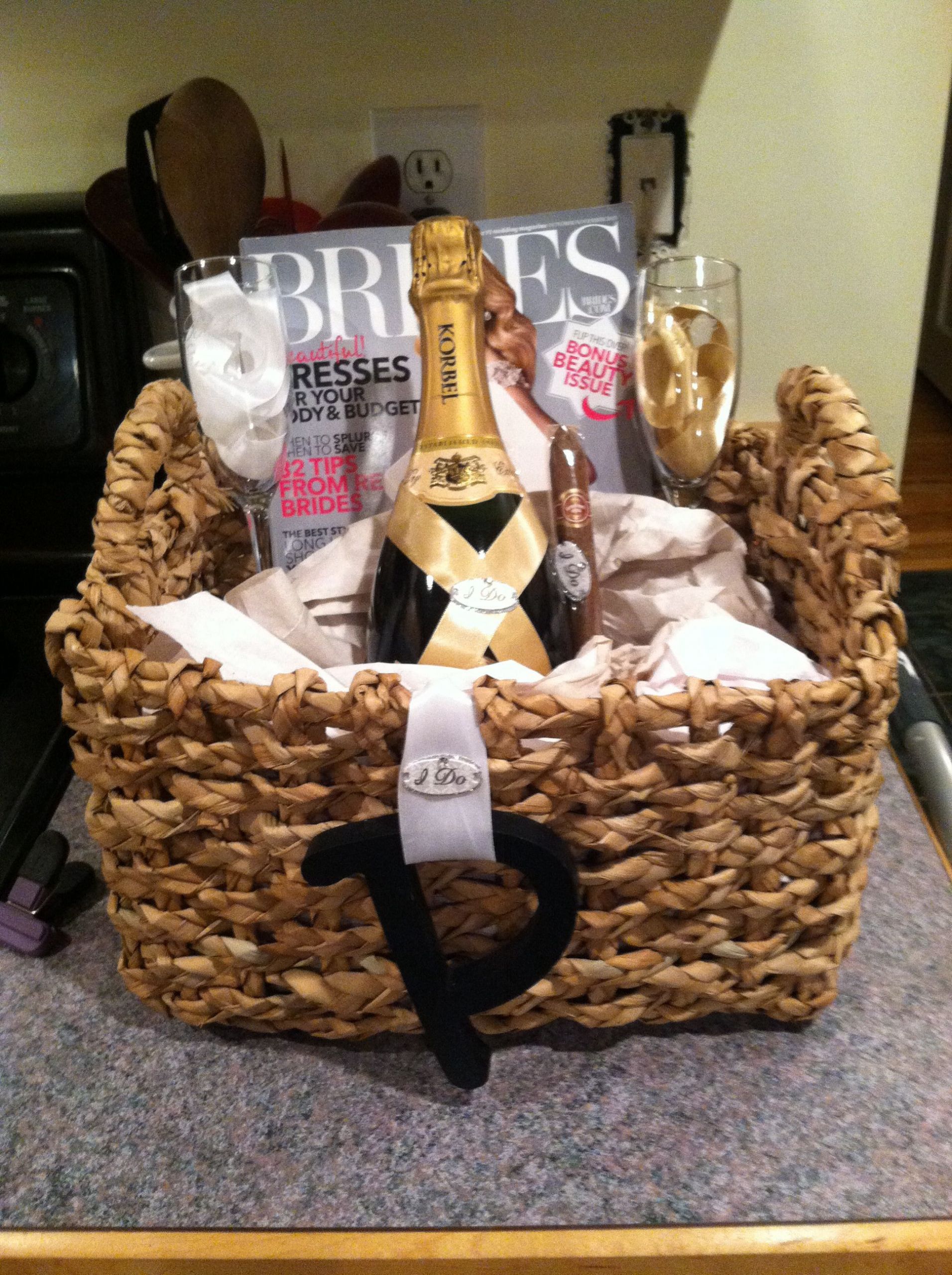 Gift Ideas For Engaged Couple
 Engagement Gift Basket Ideas For Couples