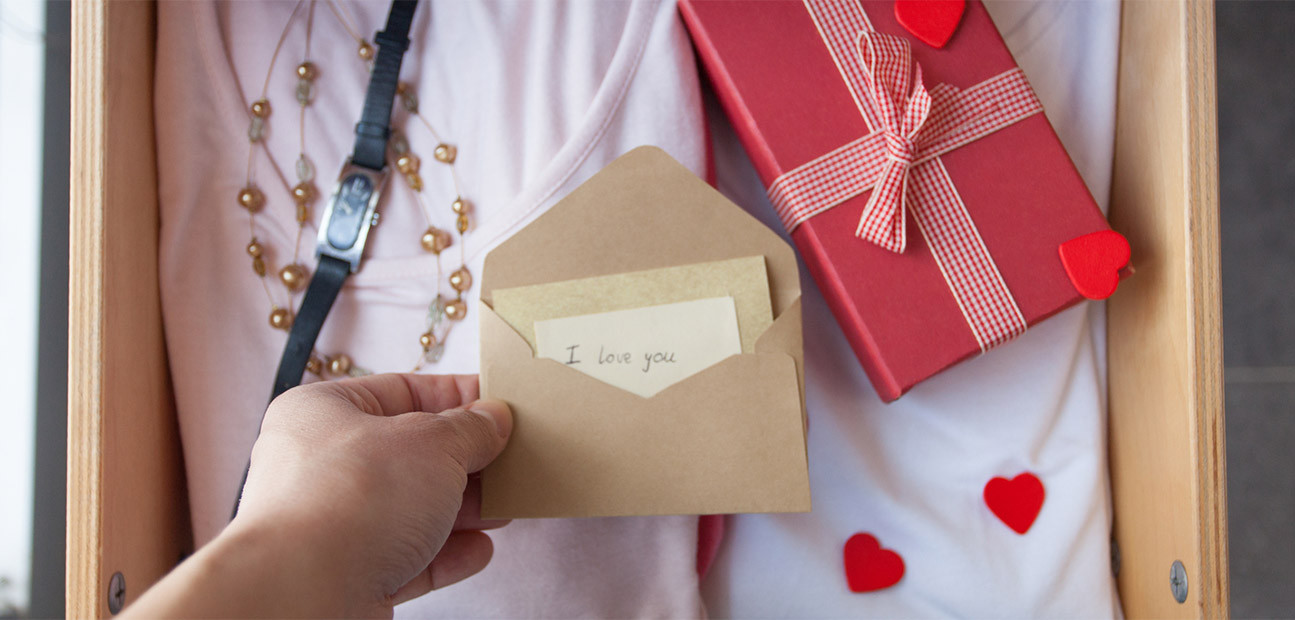 Gift Ideas Your Girlfriend
 Romantic Gift Ideas to Surprise Your Love Wedding Planner