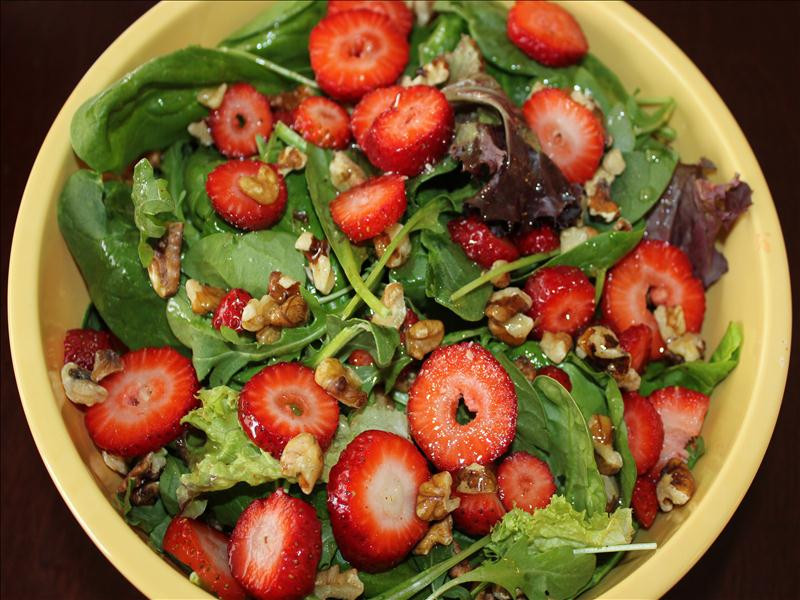 Good Salads For Easter
 Strawberry Spinach Salad Easter Salad Busy Mom Recipes