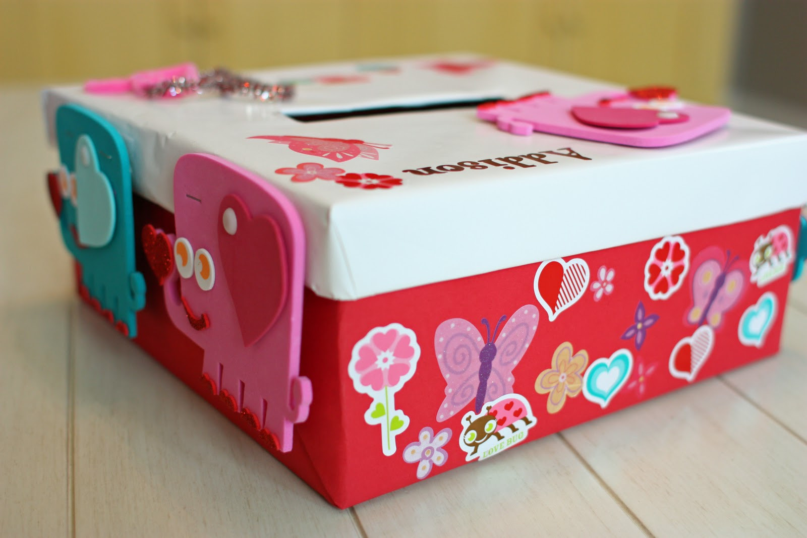 Valentine Gift Ideas For Girls
 17 Adorable DIY Ideas for Valentine Boxes for Girls